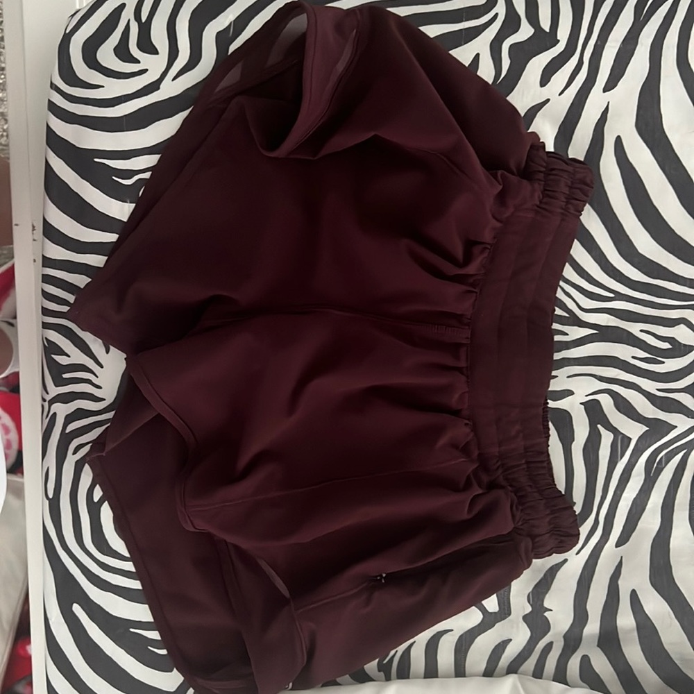 lululemon hotty hot shorts size 4 tall maroon